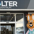 HAZ Infotag, Eingang zum Holter Abholzentrum in Salzburg mit Vaillant-Hasen vor der Tür