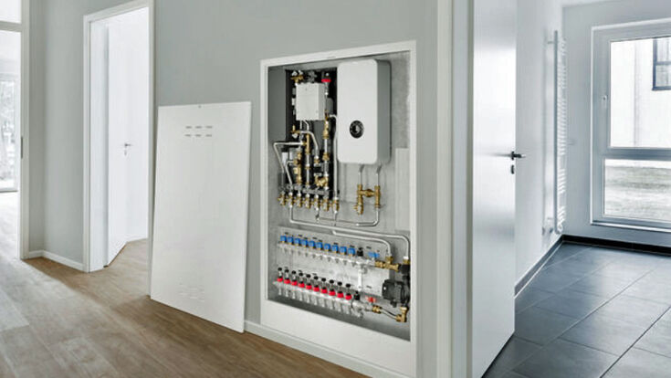 Wohnungsstationen Flow 7002 von Bosch in der Wand eines Wohnraumes