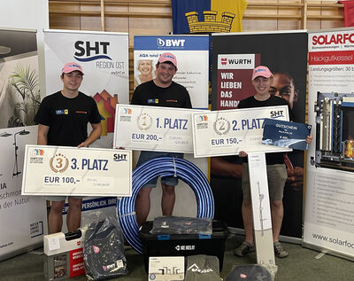 Sieger der Vorausscheidung für den Bundes-Lehrlingswettbewerb (v. l.): Rafael Schachner (3. Platz), Florian Gruber (1. Platz), Gabriel Grill (2. Platz).