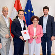 Mitglieder des neu gegründeten Bundesverband Energiespeicher Österreich mit Präsident Christoph Schmidt (Präsident BEÖ) und  Staatssekretärin Elisabeth