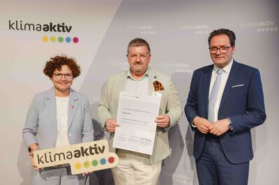 Im Bild: Umwelt- und Klimaminister Norbert Totschnig, Energie-Staatssekretärin Elisabeth Zehetner, Franz Josef Ludwig (Baelz GmbH)