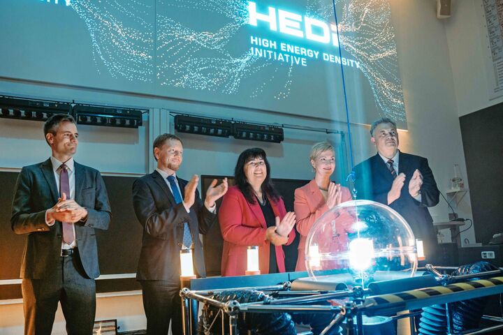 Gründung von HEDI (High Energy Density Initiative) in Deutschland zur  Fusionsforschung mit beteiligten Personen
