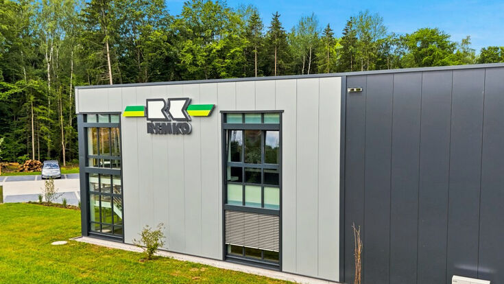 Außenansicht des neuen REMKO Schulungscenters in Illschwang, Süddeutschland